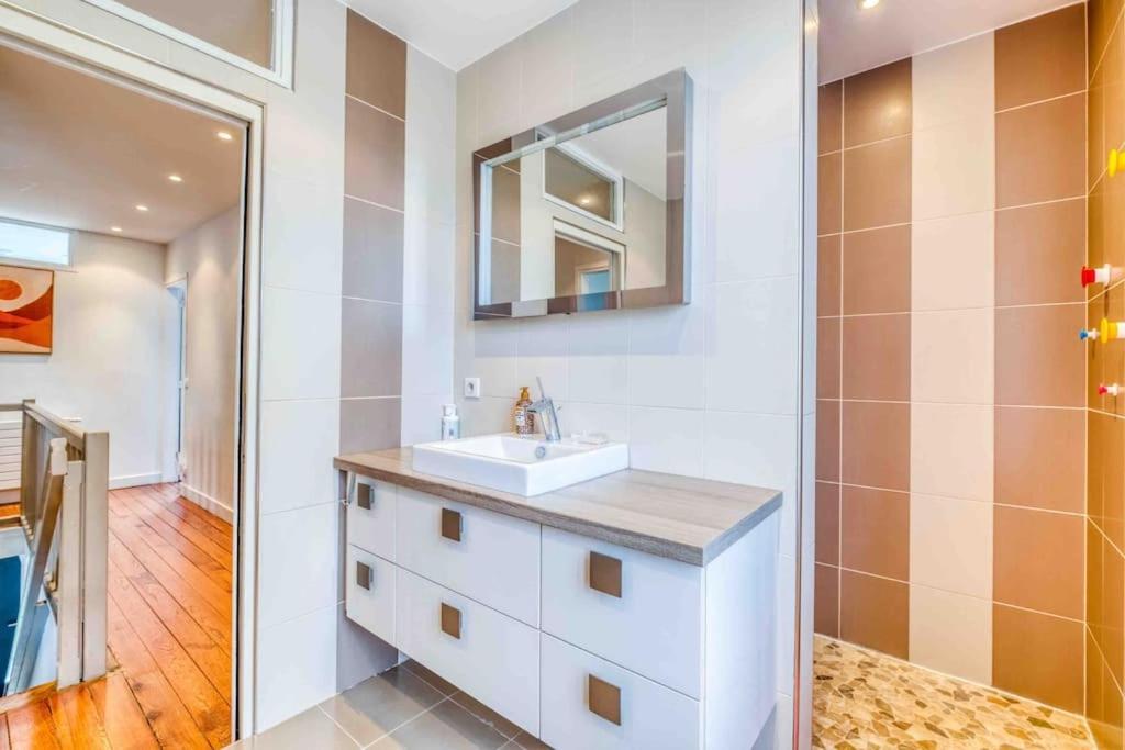 Villa Saint-Mard - King Size Bed - 10Min Aeroport Cdg 25Min Paris By Train 外观 照片